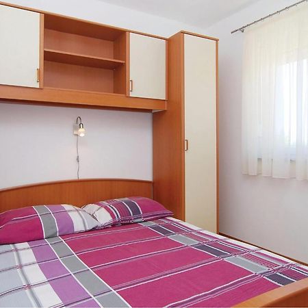 2 Bedroom Nice Apartment In Vir Zewnętrze zdjęcie
