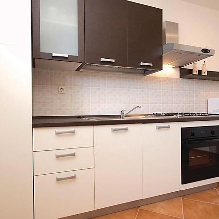 2 Bedroom Nice Apartment In Vir Zewnętrze zdjęcie