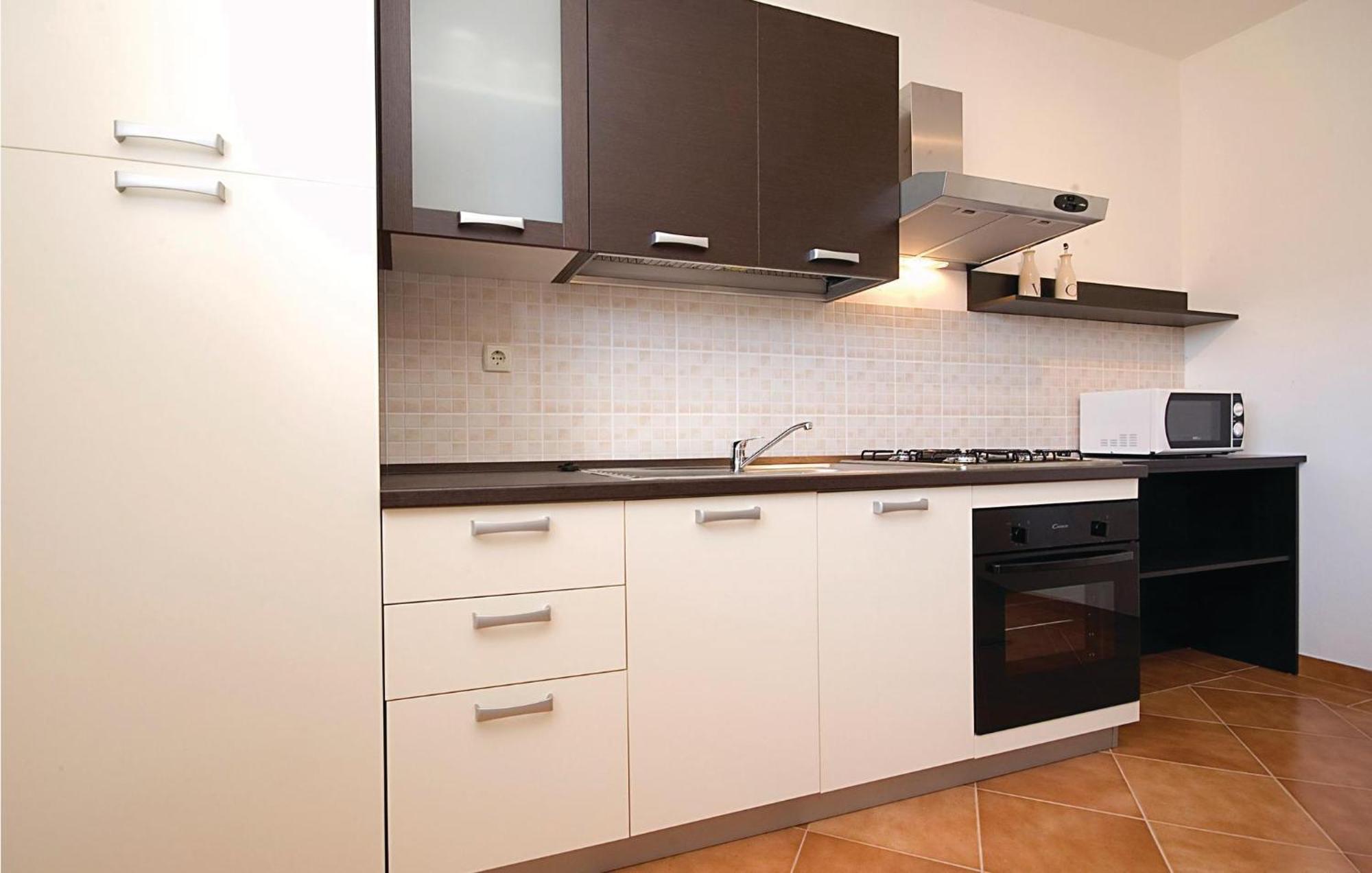2 Bedroom Nice Apartment In Vir Zewnętrze zdjęcie